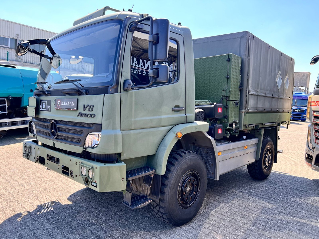 Mercedes-Benz 1018 Atego 4x4 Allrad Miltär Camper Expedition - Kamion za prevoz kontejnera/ Kamion sa promenjivim sandukom: slika 3 Mercedes-Benz 1018 Atego 4x4 Allrad Miltär Camper Expedition - Kamion za prevoz kontejnera/ Kamion sa promenjivim sandukom: slika 3
