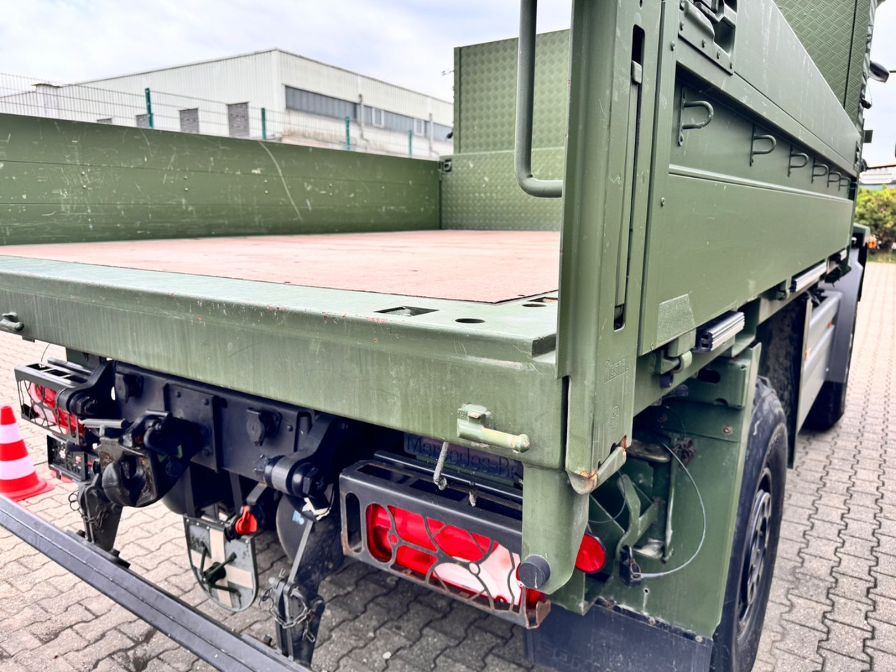 Mercedes-Benz 1018 Atego 4x4 Allrad Miltär Camper - Dostavno vozilo sa otvorenom sandukom: slika 5 Mercedes-Benz 1018 Atego 4x4 Allrad Miltär Camper - Dostavno vozilo sa otvorenom sandukom: slika 5
