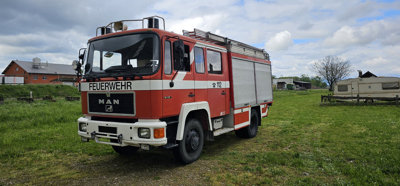 MAN 12.232 Feuerwehr Firetruck Autobomba - Vatrogasni kamion: slika 3 MAN 12.232 Feuerwehr Firetruck Autobomba - Vatrogasni kamion: slika 3