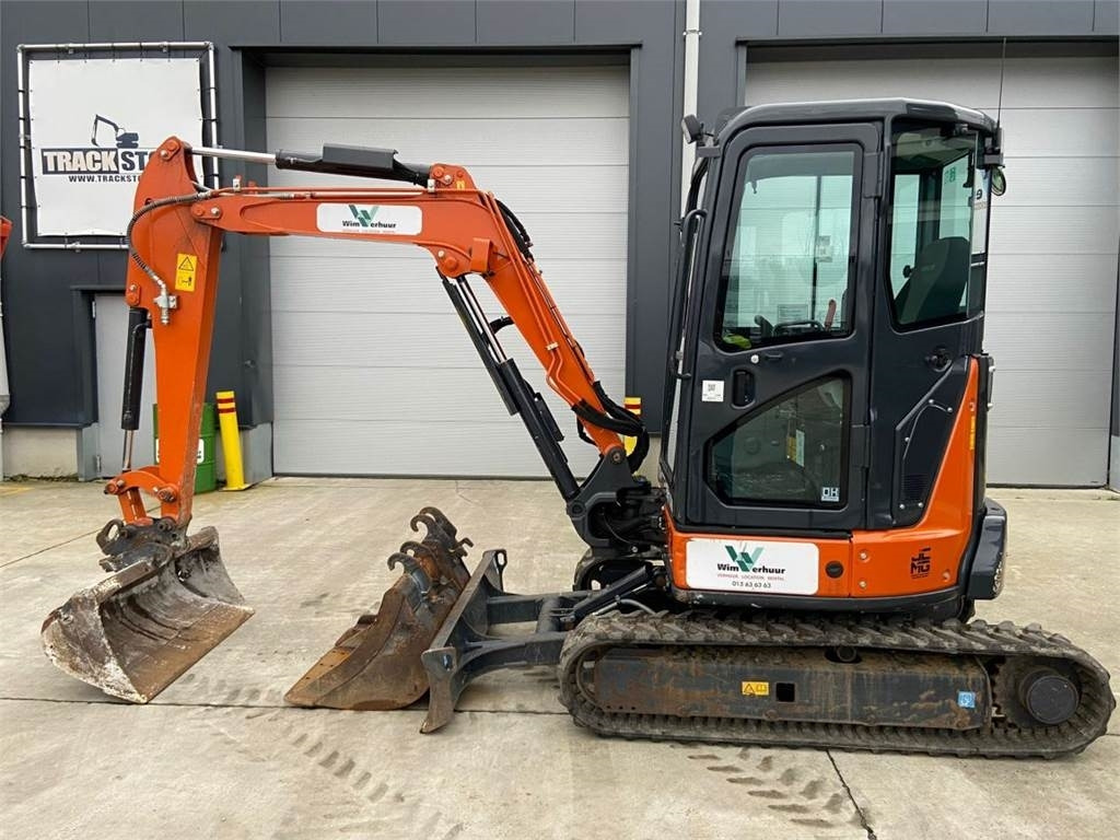 Hitachi ZX33U-6 (7294) - Mini bager: slika 1 Hitachi ZX33U-6 (7294) - Mini bager: slika 1