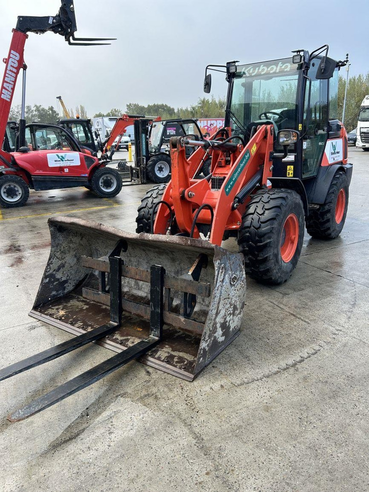 Kubota R070 (6678) - Zglobni utovarivač: slika 5 Kubota R070 (6678) - Zglobni utovarivač: slika 5