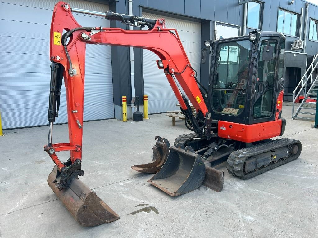 Kubota U 36-4 - Mini bager: slika 2 Kubota U 36-4 - Mini bager: slika 2