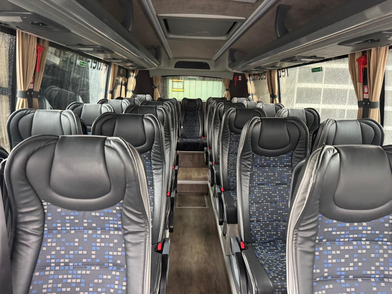 Iveco Atomic AN21 (wenig Km*7.2t) Rosero/ Rapido - Minibus, Putnički kombi: slika 5 Iveco Atomic AN21 (wenig Km*7.2t) Rosero/ Rapido - Minibus, Putnički kombi: slika 5