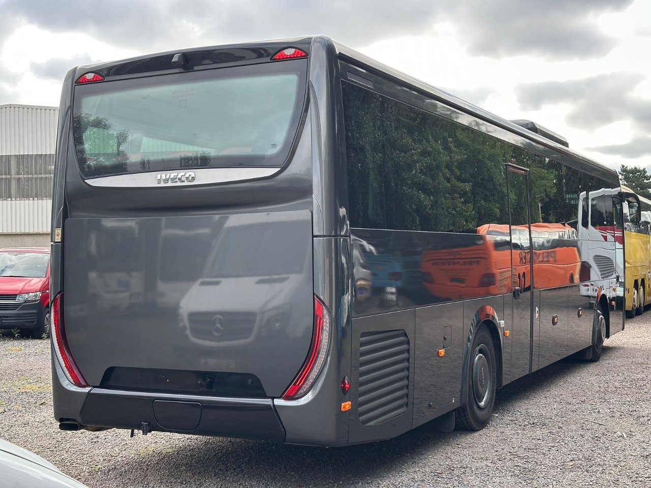 Iveco EVADYS H (55 Sitze*Schalt*176 tKm) - Minibus, Putnički kombi: slika 2 Iveco EVADYS H (55 Sitze*Schalt*176 tKm) - Minibus, Putnički kombi: slika 2