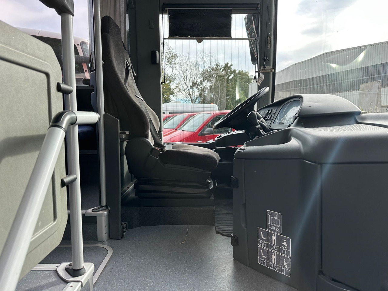 Prigradski autobus Mercedes-Benz O550 Integro (56 Sitze*Klima*Schalt): slika 15 Prigradski autobus Mercedes-Benz O550 Integro (56 Sitze*Klima*Schalt): slika 15