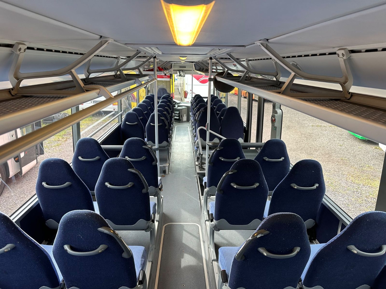 Prigradski autobus Mercedes-Benz O550 Integro (56 Sitze*Klima*Schalt): slika 20 Prigradski autobus Mercedes-Benz O550 Integro (56 Sitze*Klima*Schalt): slika 20