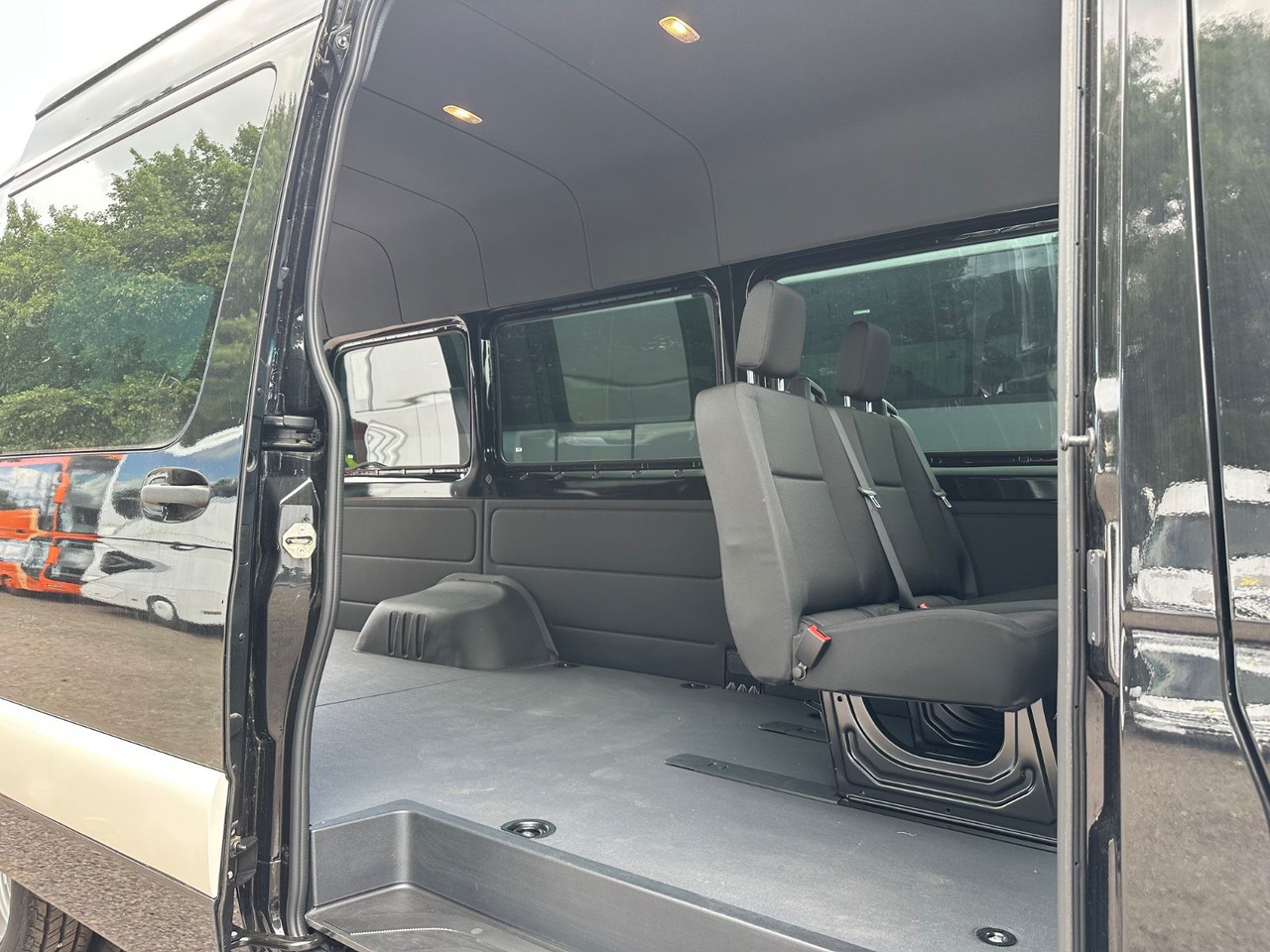Mercedes-Benz Sprinter 519 CDi 4x4 H+L 360° Cam.*Navi*253.4 Km - Minibus, Putnički kombi: slika 4 Mercedes-Benz Sprinter 519 CDi 4x4 H+L 360° Cam.*Navi*253.4 Km - Minibus, Putnički kombi: slika 4