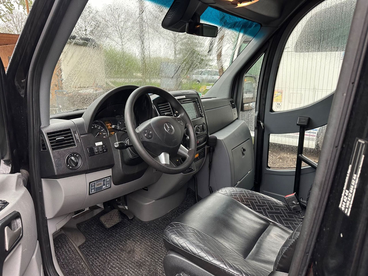 Mercedes-Benz Sprinter 519 CDi (Euro 6*VIP*Reise*wenig Km) - Minibus, Putnički kombi: slika 4 Mercedes-Benz Sprinter 519 CDi (Euro 6*VIP*Reise*wenig Km) - Minibus, Putnički kombi: slika 4
