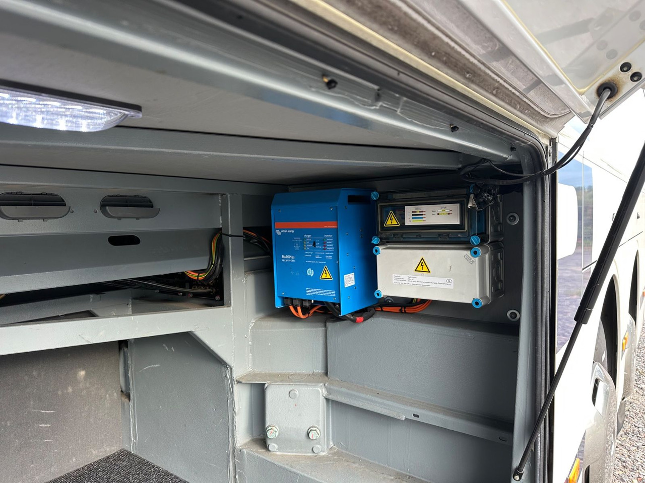 Mercedes-Benz Tourismo O350 17 RHD-L (60 Sitze*341.tKM*DE*TOP) - Turistički autobus: slika 5 Mercedes-Benz Tourismo O350 17 RHD-L (60 Sitze*341.tKM*DE*TOP) - Turistički autobus: slika 5