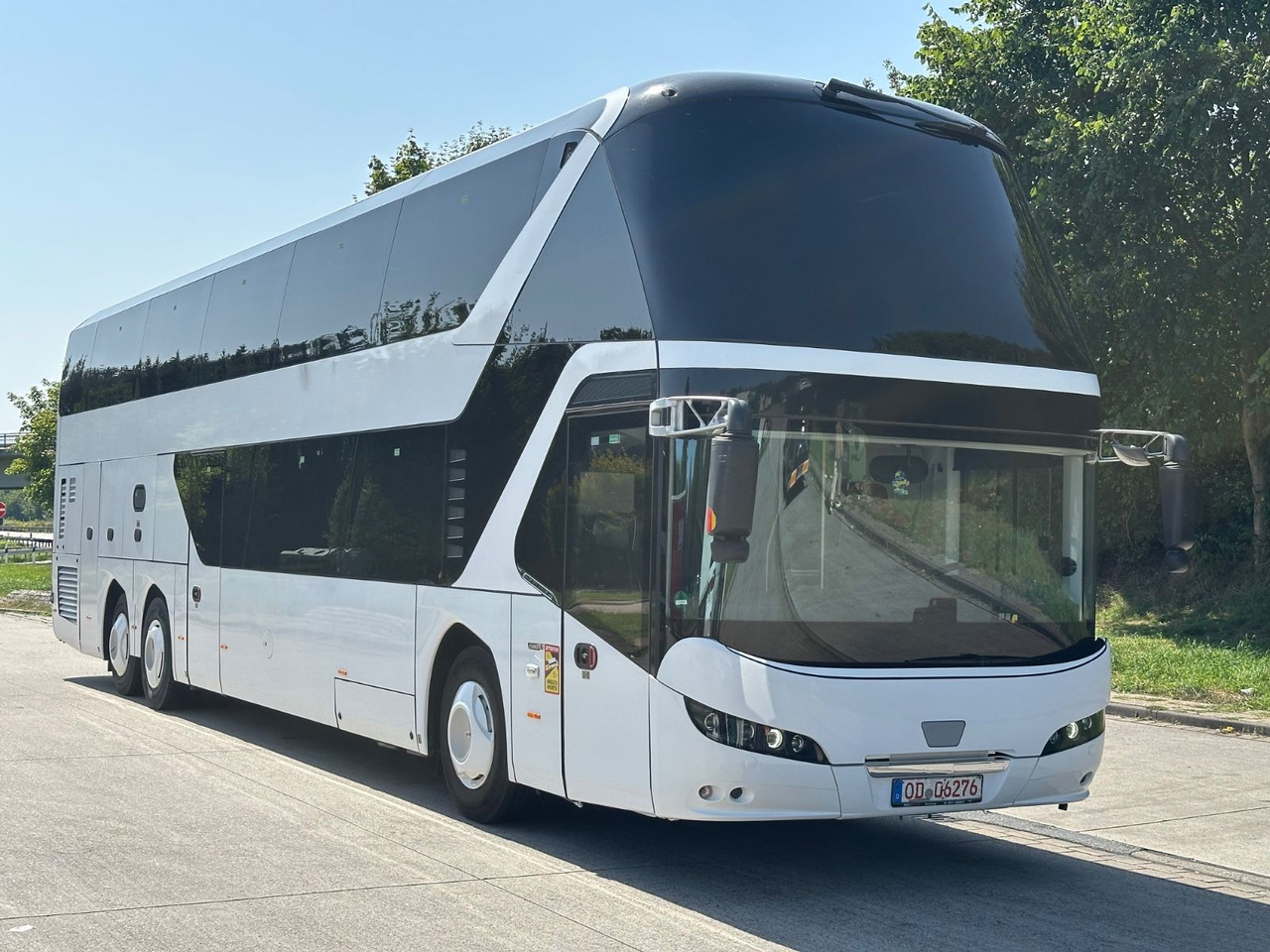 Neoplan P06 Skyliner L (83 Sitze*TOP*Motor Neu*Panorama) - Autobus na sprat: slika 2 Neoplan P06 Skyliner L (83 Sitze*TOP*Motor Neu*Panorama) - Autobus na sprat: slika 2