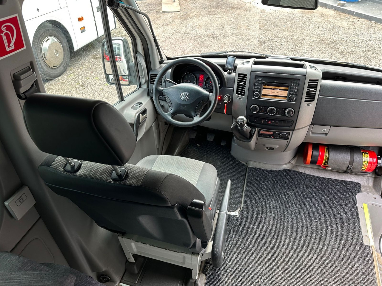Volkswagen Crafter (Klima*TOP) Sprinter 516 CDi - Minibus, Putnički kombi: slika 4 Volkswagen Crafter (Klima*TOP) Sprinter 516 CDi - Minibus, Putnički kombi: slika 4