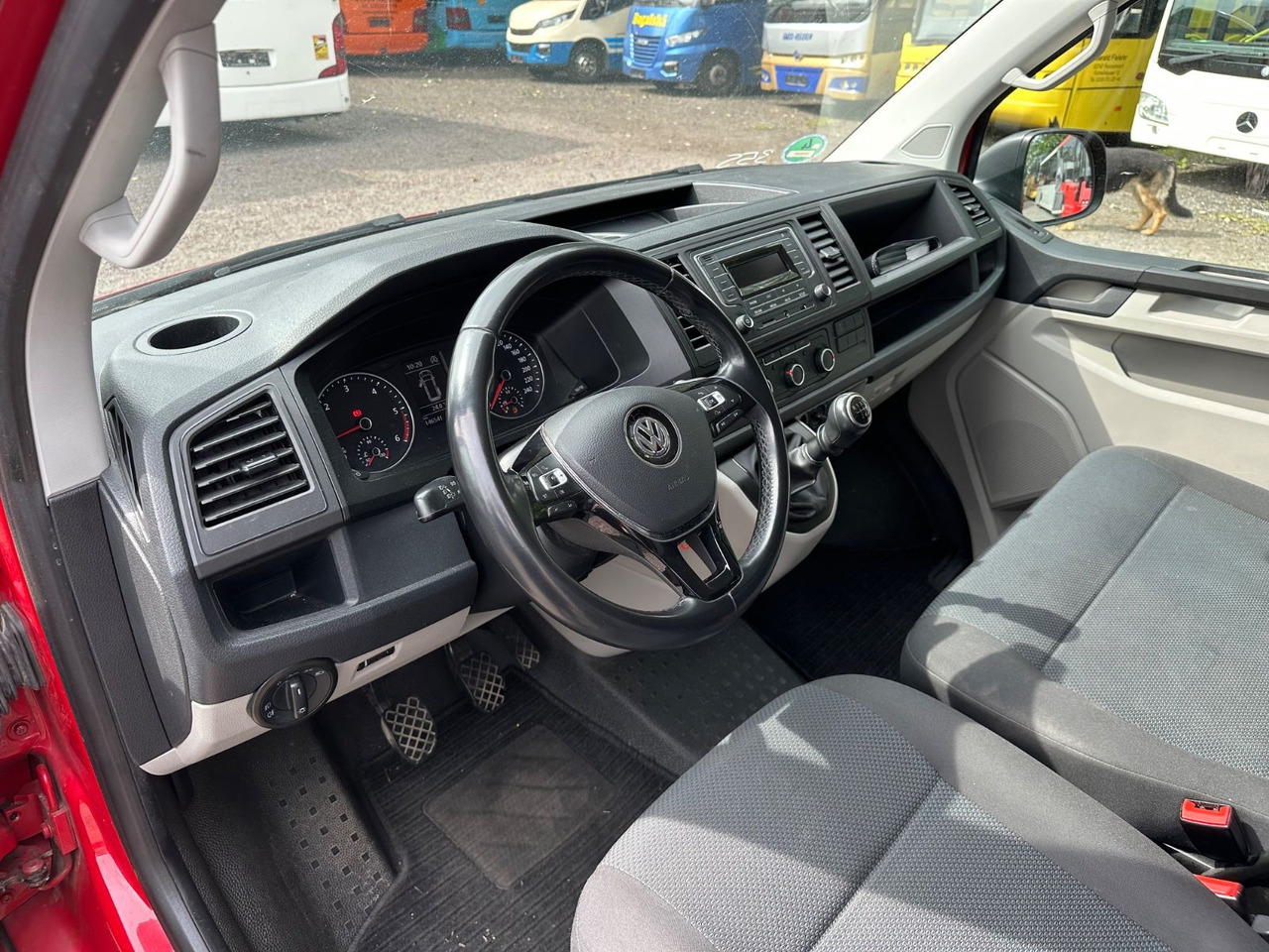 Volkswagen T6 Kombi (PDC Hi*ACC*StandHz*9 Sitzer*AC) - Putnički kombi: slika 4 Volkswagen T6 Kombi (PDC Hi*ACC*StandHz*9 Sitzer*AC) - Putnički kombi: slika 4